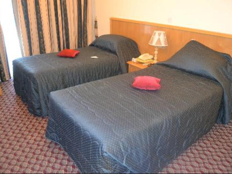 Carlton 4*